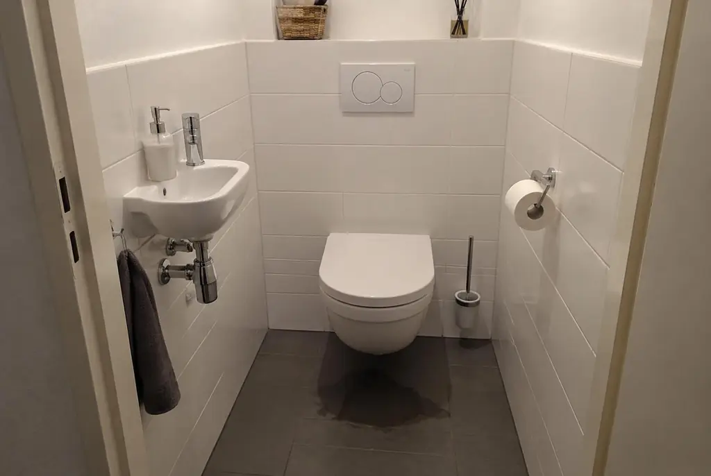 Lekdetectie IJsselstein – natte vloer bij een toilet